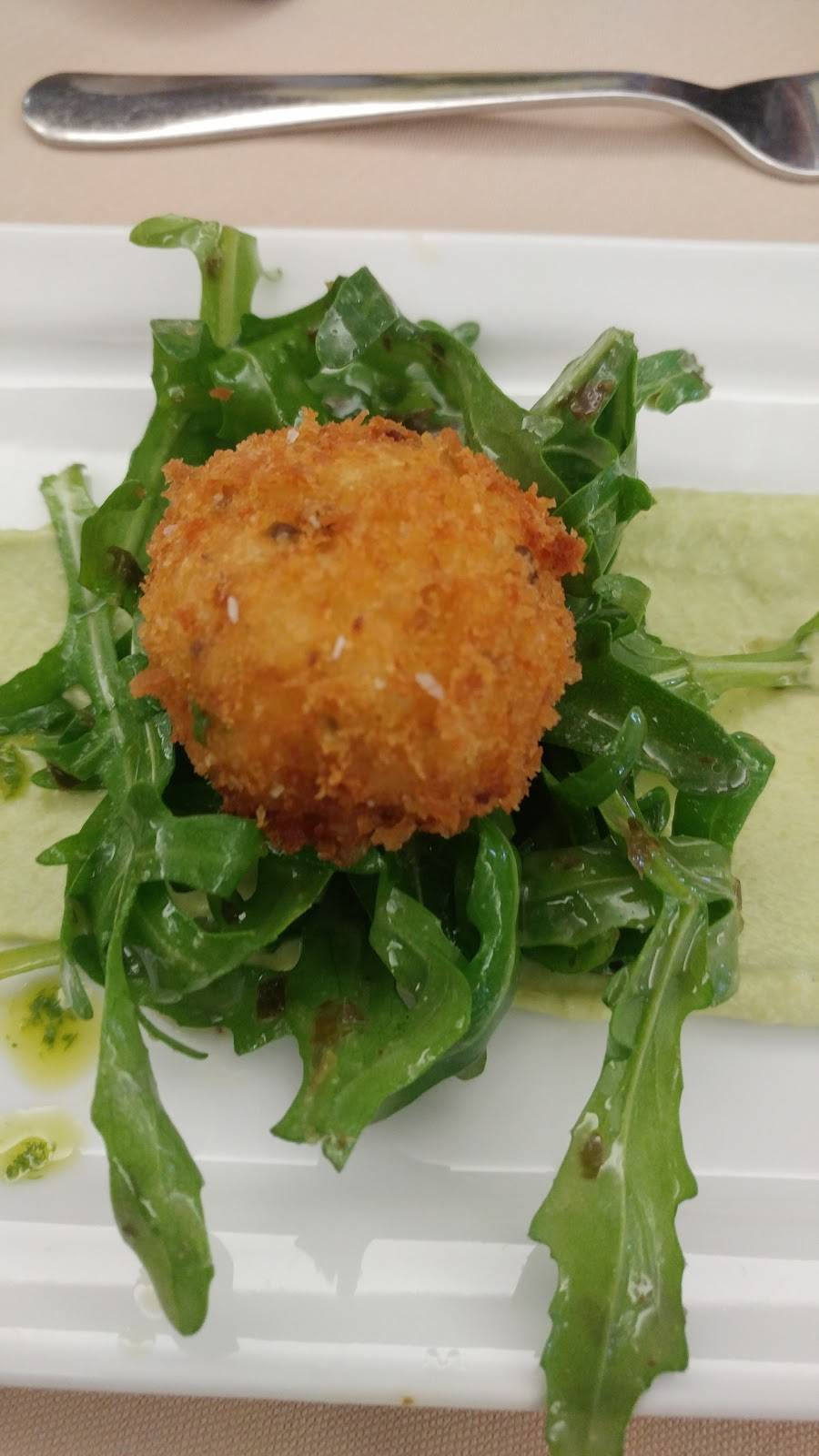 Ellingtons Restaurant | restaurant | 340 Carroll Ave, DeKalb, IL 60115, USA | 8157536547 OR +1 815-753-6547