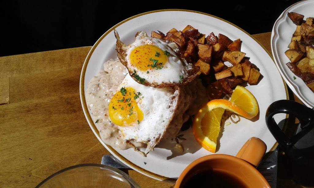 Tip Top Tavern | restaurant | 601 North St, Madison, WI 53704, USA | 6082415515 OR +1 608-241-5515