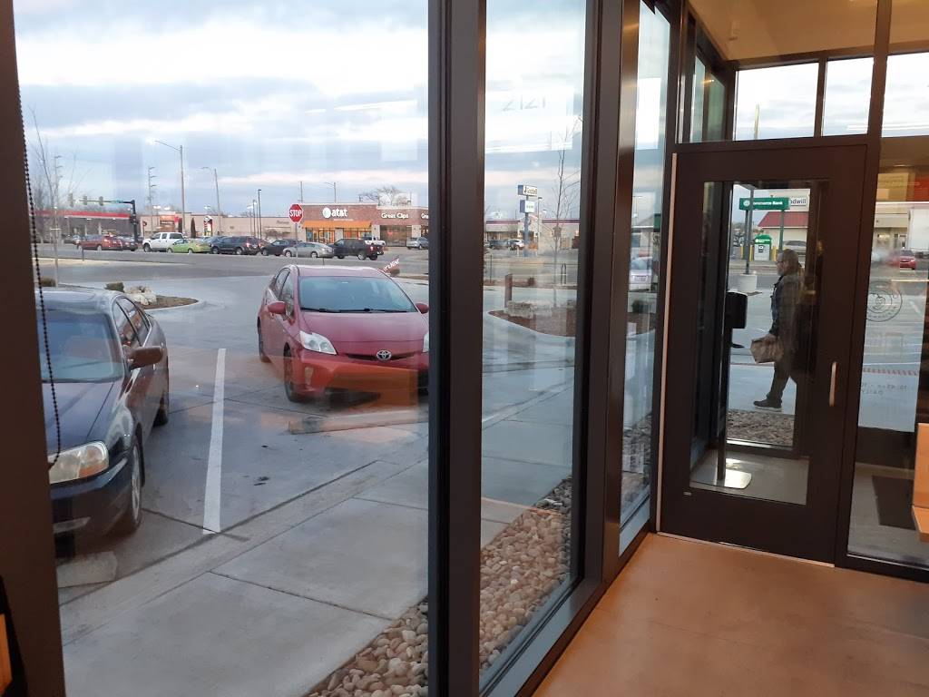 Chipotle | restaurant | 2121 N Amidon Ave, Wichita, KS 67203, USA | 3168690185 OR +1 316-869-0185