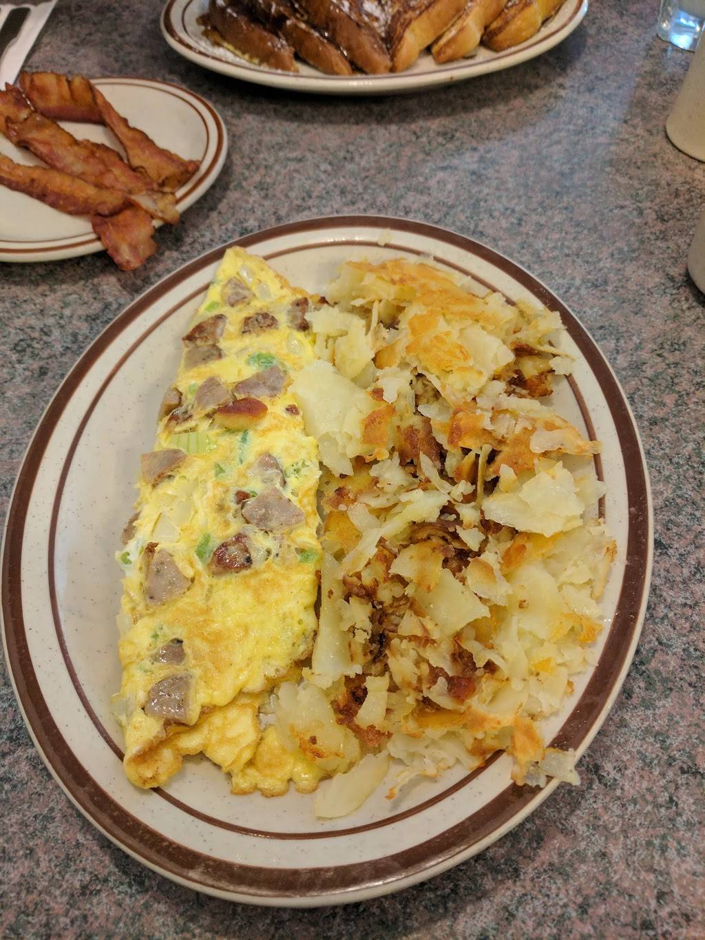 Emilys Family Restaurant | restaurant | 2609 US-19 ALT, Crystal Beach, FL 34681, USA | 7277867407 OR +1 727-786-7407