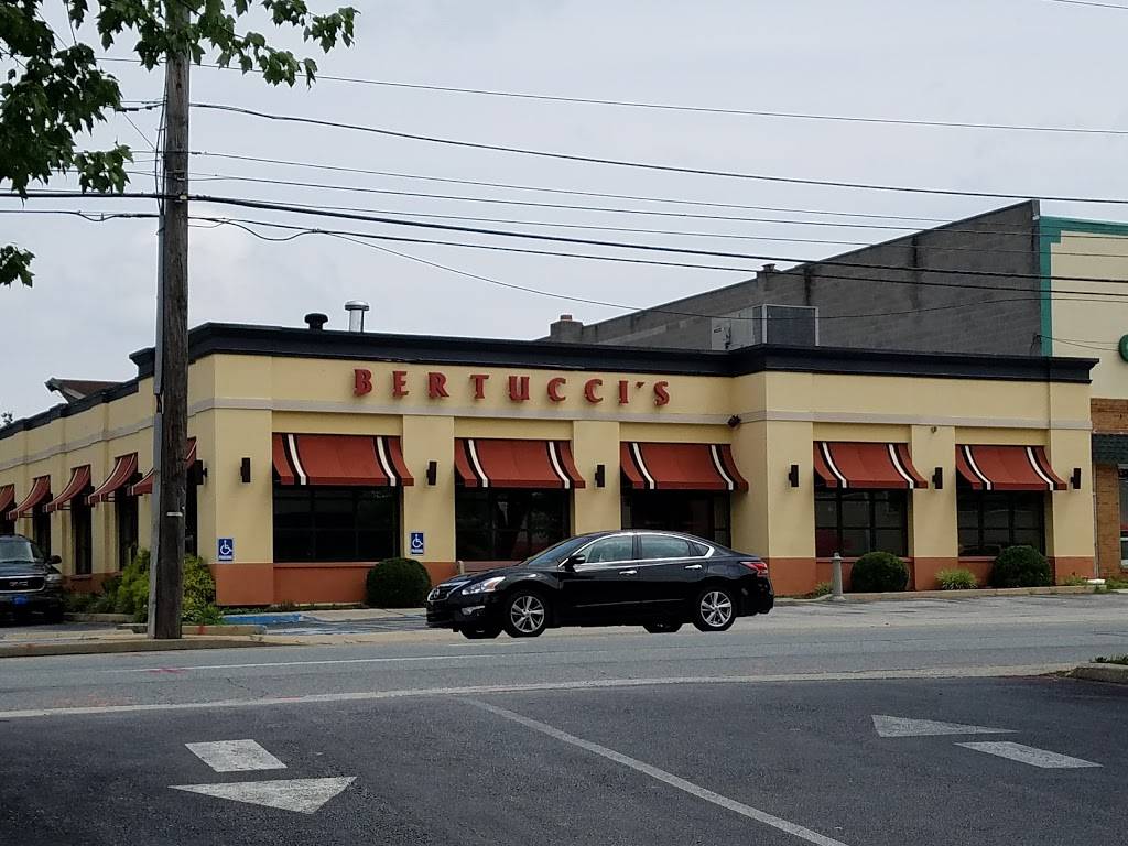 Bertuccis Italian Restaurant | restaurant | 523 W Lancaster Ave, Wayne, PA 19087, USA | 6102931700 OR +1 610-293-1700