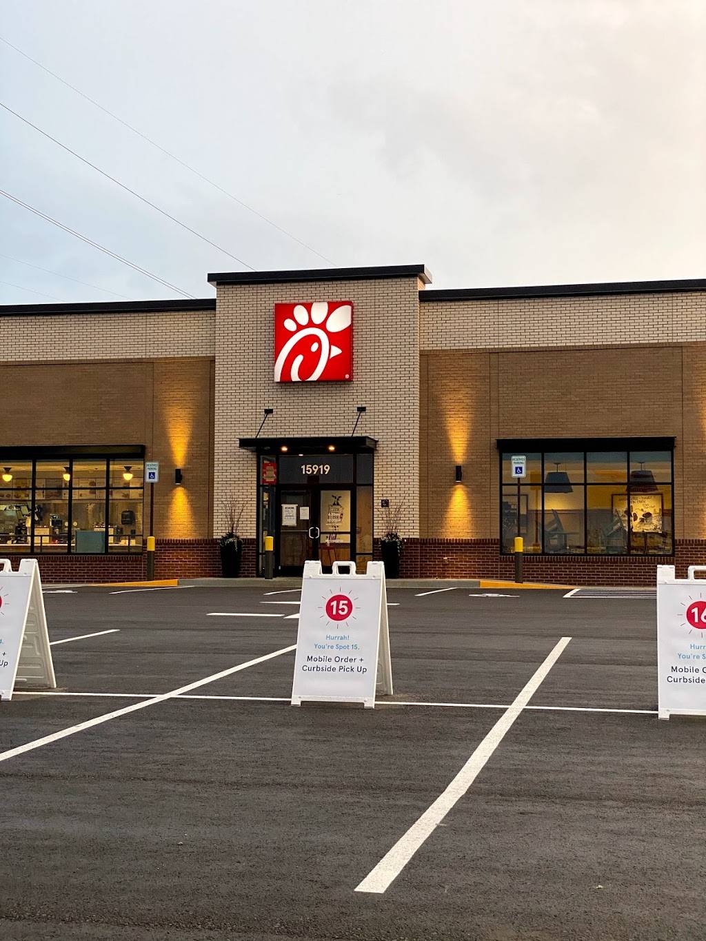 Chick-fil-A | restaurant | 15919 W 87th Street Pkwy, Lenexa, KS 66219, USA | 9132270512 OR +1 913-227-0512