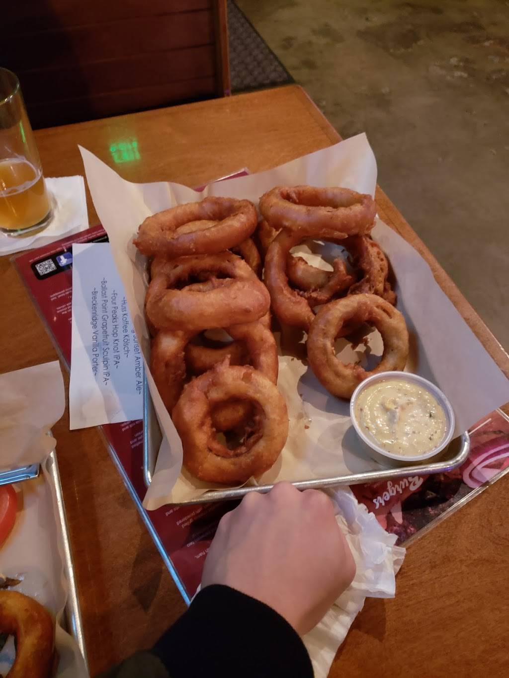 Jolies Place | restaurant | 140 West Warner Road, Chandler, AZ 85225, USA | 4807860436 OR +1 480-786-0436