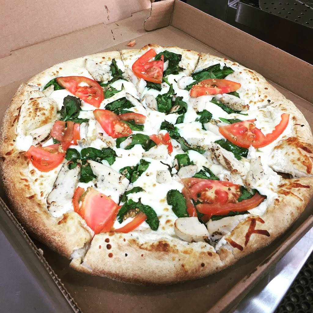 Luckys Pizza and Subhouse | restaurant | 9610, 815 Ocean Trail, Corolla, NC 27927, USA | 2525973222 OR +1 252-597-3222