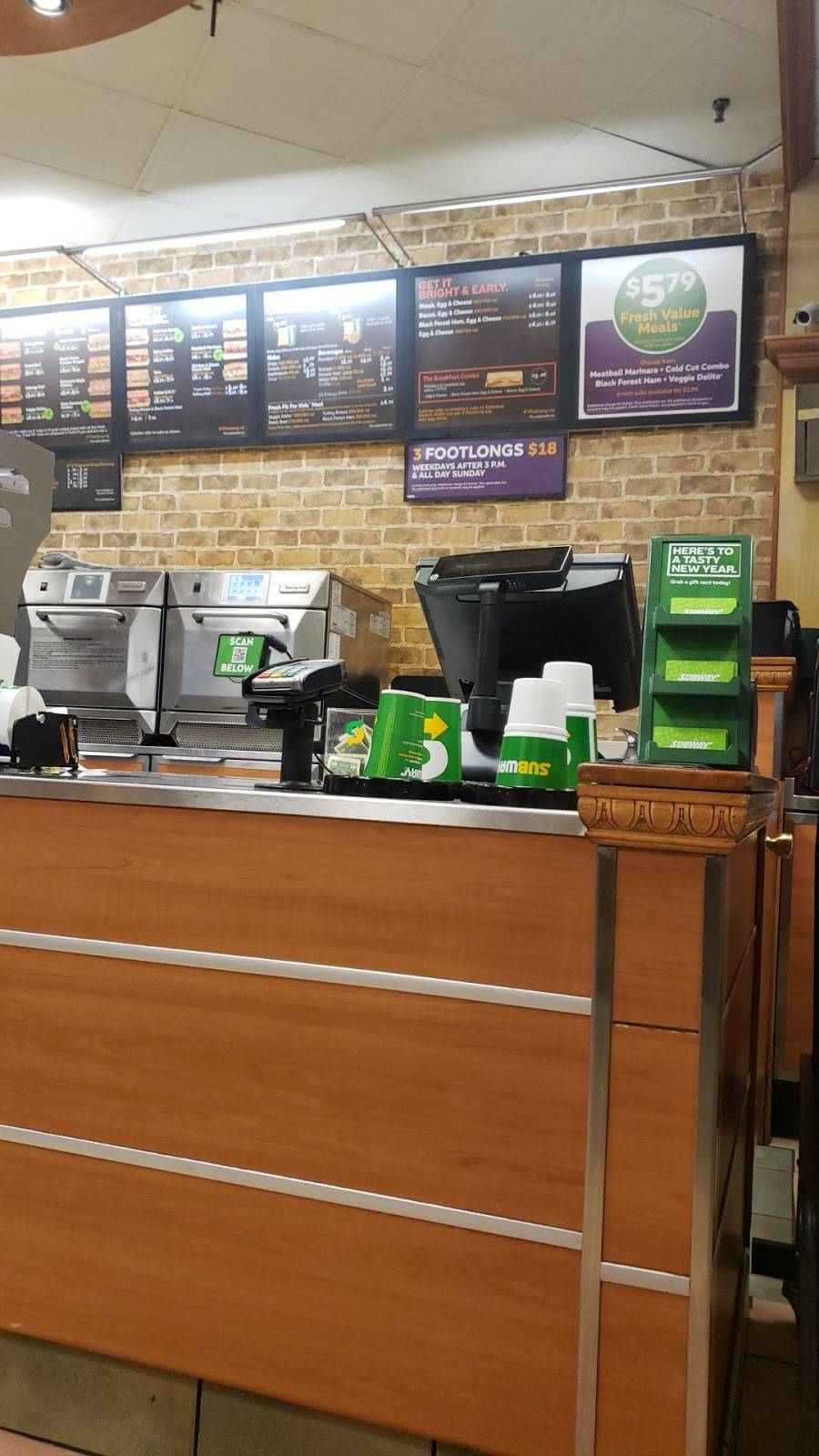Subway | meal takeaway | 4328 SE 82nd Ave Store #H-6, Portland, OR 97266, USA | 5037888000 OR +1 503-788-8000