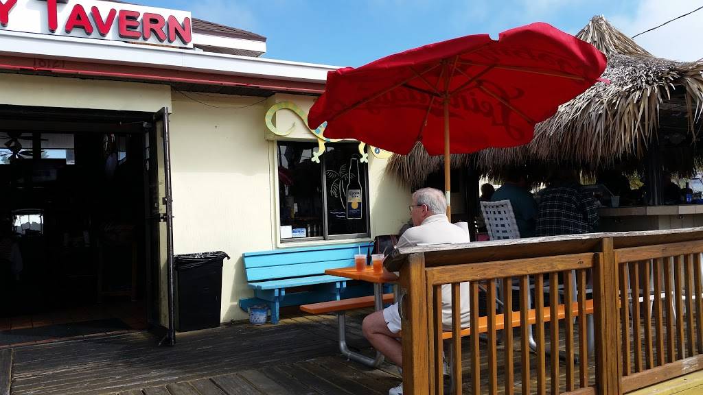 Friendly Tavern | restaurant | 18121 Gulf Blvd, Redington Shores, FL 33708, USA | 7273934470 OR +1 727-393-4470
