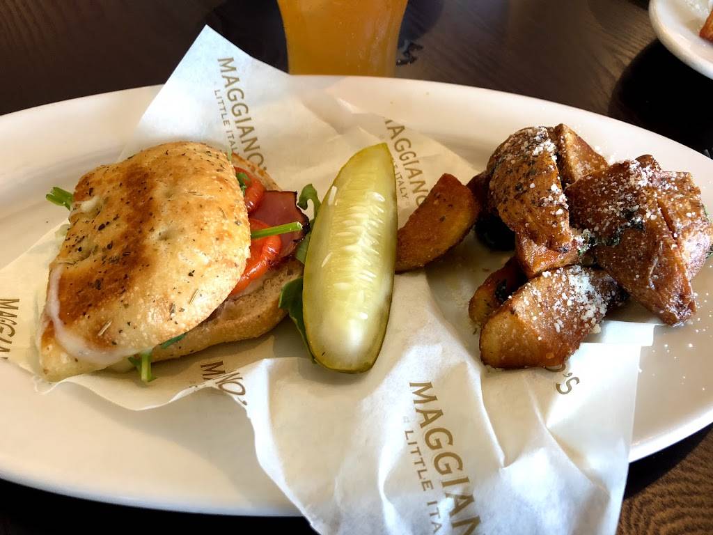 Maggianos Little Italy | restaurant | 205 Mall Blvd, King of Prussia, PA 19406, USA | 6109923333 OR +1 610-992-3333