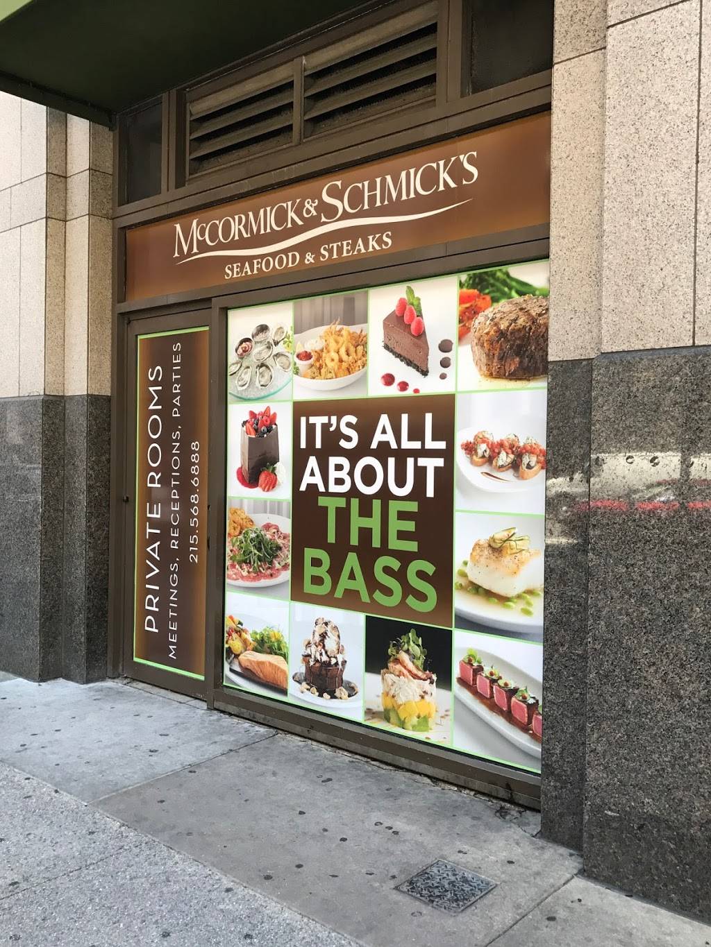 McCormick & Schmicks Seafood & Steaks | restaurant | 1 S Broad St, Philadelphia, PA 19107, USA | 2155686888 OR +1 215-568-6888