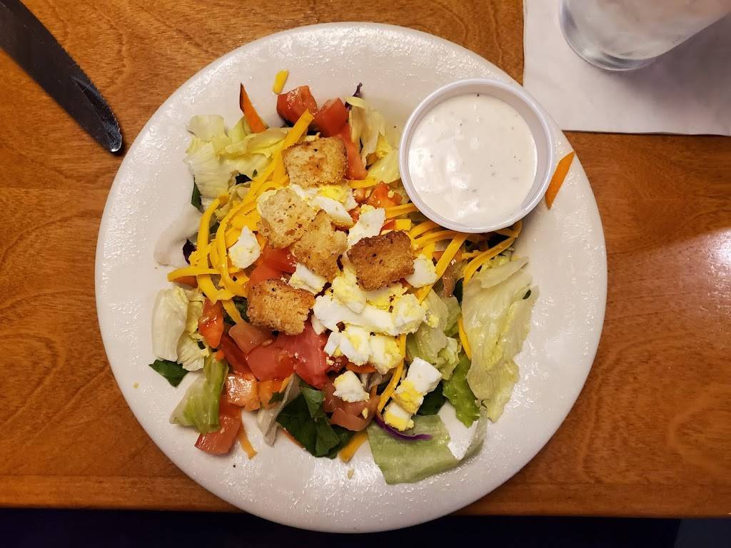 Texas Roadhouse | restaurant | 5010 N Desert Blvd, El Paso, TX 79912, USA | 9158320333 OR +1 915-832-0333