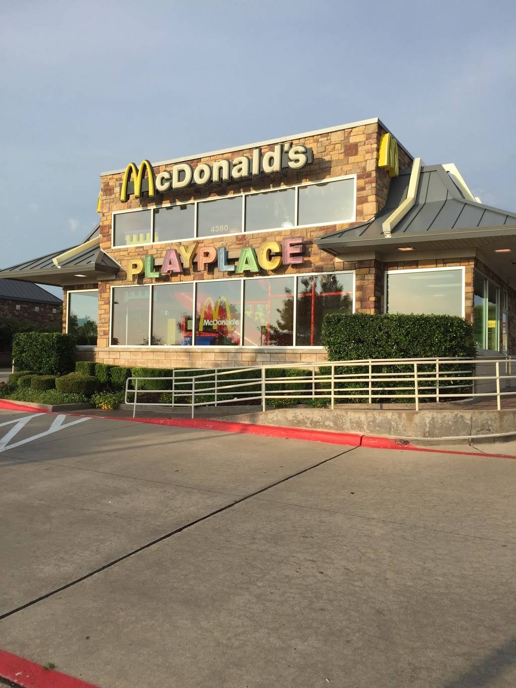 McDonalds | cafe | 4360 Legacy Dr, Frisco, TX 75034, USA | 9727315808 OR +1 972-731-5808