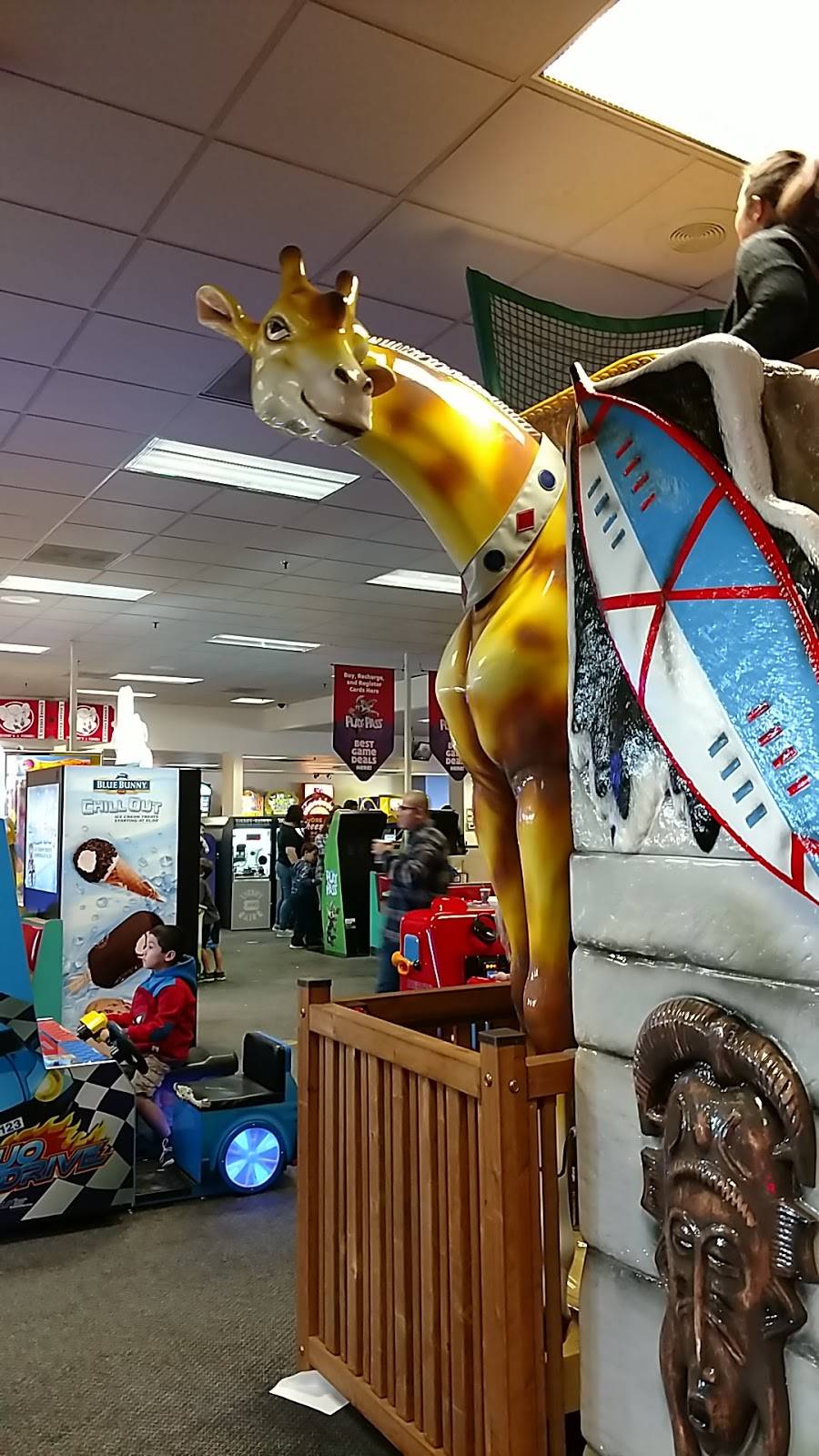 Chuck E. Cheeses | restaurant | 2481 Vista Way, Oceanside, CA 92054, USA | 7604391444 OR +1 760-439-1444
