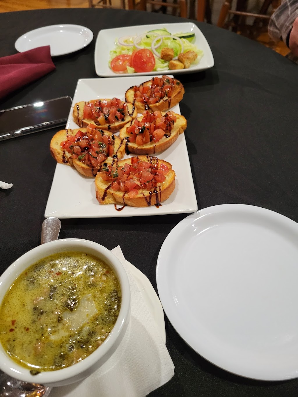 Awnie’s Italian Cuisine | restaurant | 44 N Main St, Martinsville, IN 46151, USA | 7653438020 OR +1 765-343-8020