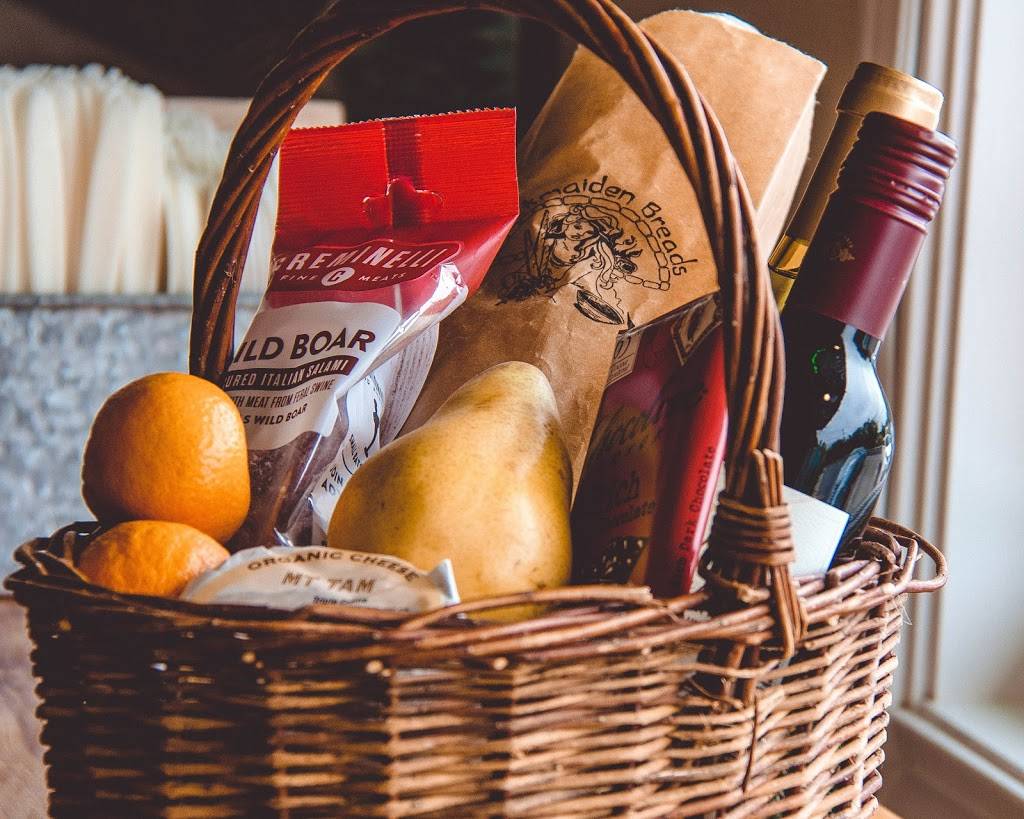 Inverness Park Market | restaurant | 12301 Sir Francis Drake Blvd, Inverness Park, CA 94937, USA | 4156631491 OR +1 415-663-1491