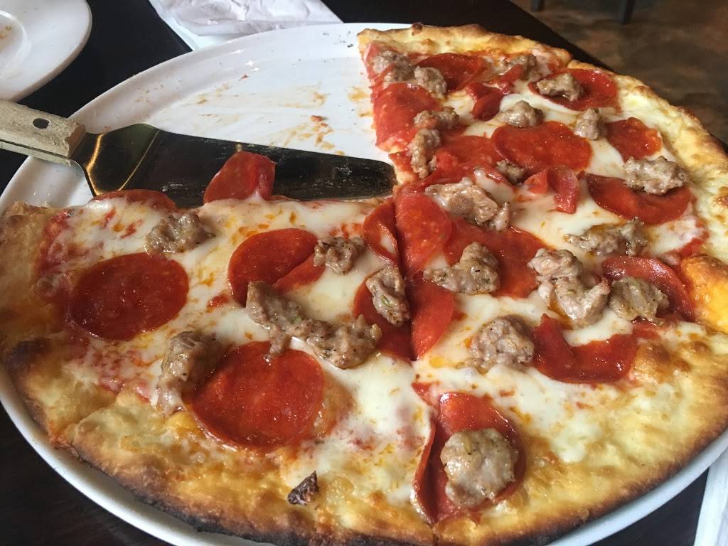 Harry Carays 7th Inning Stretch | restaurant | Water Tower Place, 835 N Michigan Ave, Chicago, IL 60611, USA | 3122020500 OR +1 312-202-0500