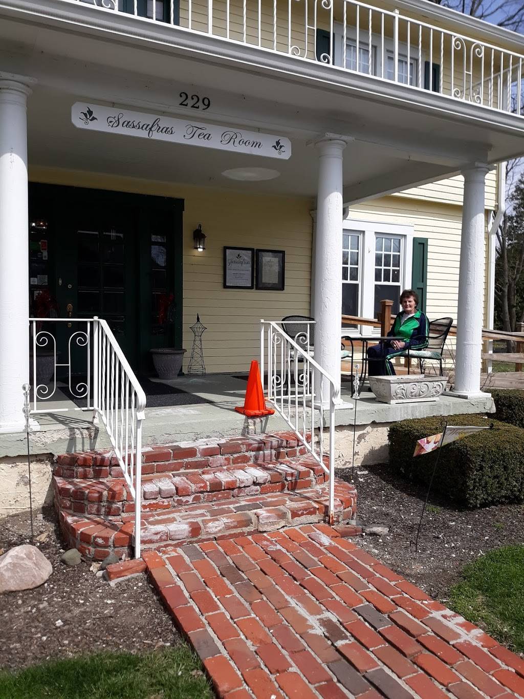 Sassafras Lunch & Tea Room | cafe | 229 N Madison Ave, Greenwood, IN 46142, USA | 3178888449 OR +1 317-888-8449