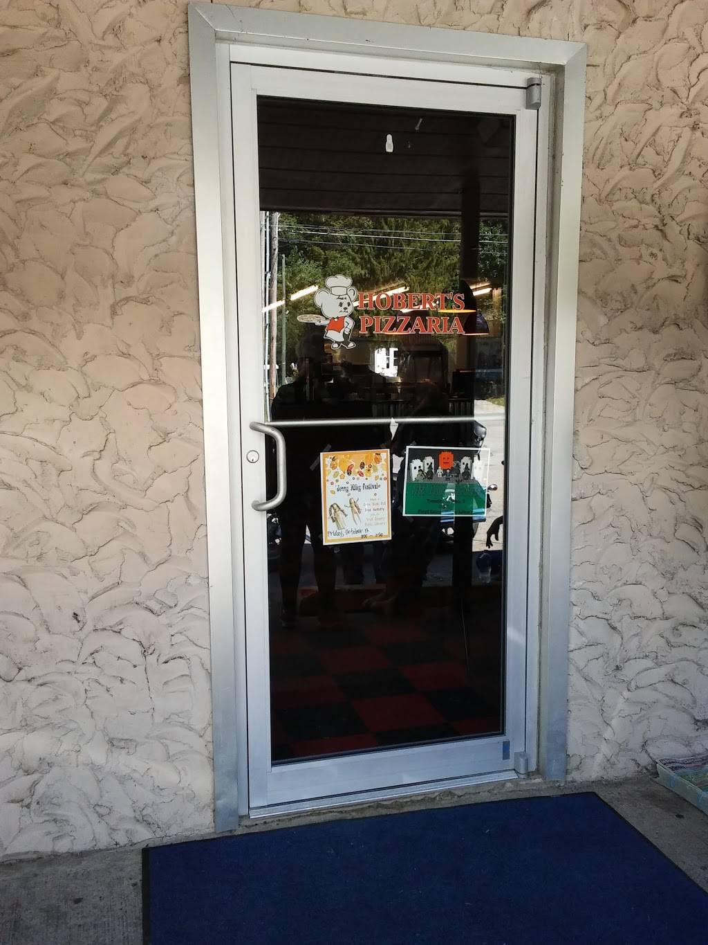 Hoberts Pizzeria | restaurant | 3202 S Lake Dr, Prestonsburg, KY 41653, USA | 6068868118 OR +1 606-886-8118