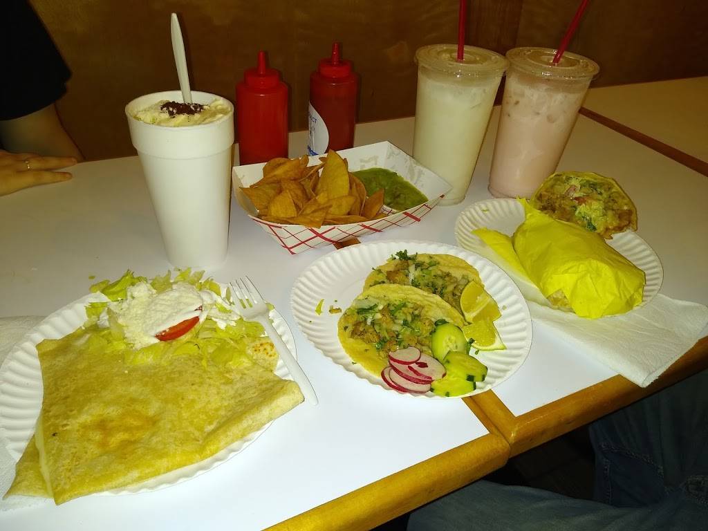 El Mercadito | restaurant | 1001 N Arney Rd, Woodburn, OR 97071, USA | 5039841909 OR +1 503-984-1909
