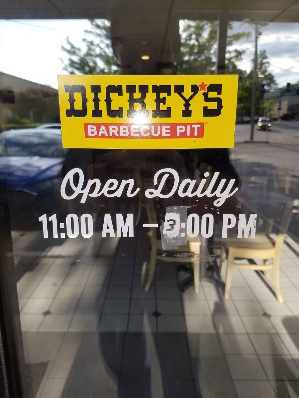 Dickeys Barbecue Pit | restaurant | 1912 S Brentwood Blvd, Saint Louis, MO 63144, USA | 3149421412 OR +1 314-942-1412