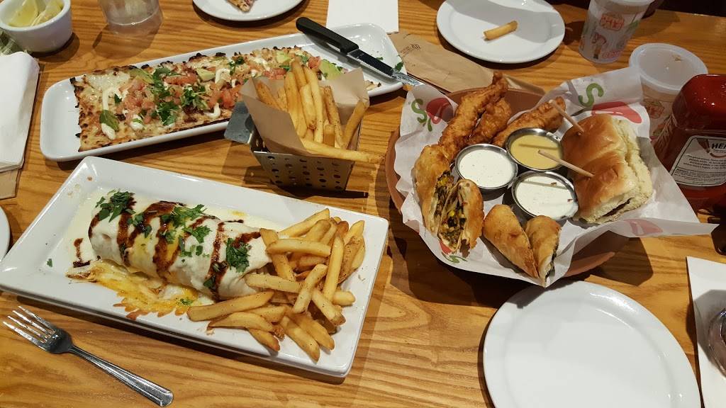 Chilis Grill & Bar | restaurant | 590 Farrington Hwy, Kapolei, HI 96707, USA | 8086938722 OR +1 808-693-8722