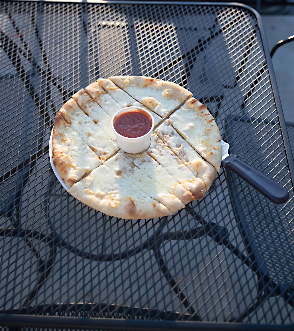 Clints Draft House Pizza & Grill | restaurant | 1630 7th St, Moline, IL 61265, USA | 3097643858 OR +1 309-764-3858