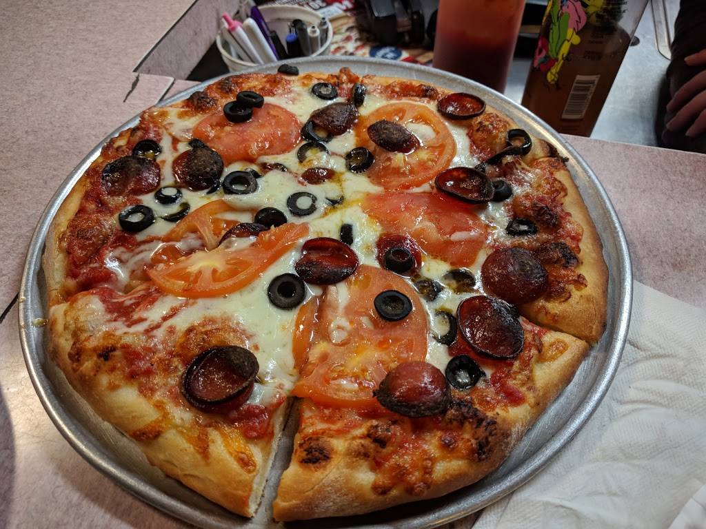 Dumms Pizza & Subs | restaurant | 4704 Riverdale Rd, Riverdale Park, MD 20737, USA | 3012772208 OR +1 301-277-2208