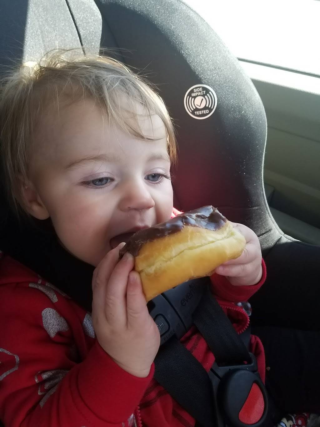 Dunkin | bakery | 158 Main St, Colebrook, NH 03576, USA | 6032378585 OR +1 603-237-8585