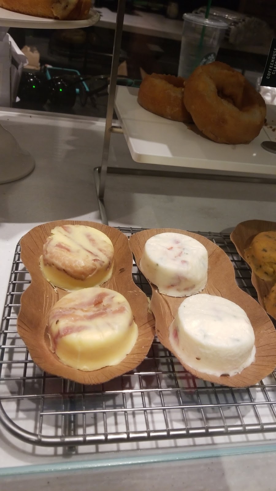 Starbucks | cafe | 3400 Holiday Dr, New Orleans, LA 70114, USA | 5043018867 OR +1 504-301-8867