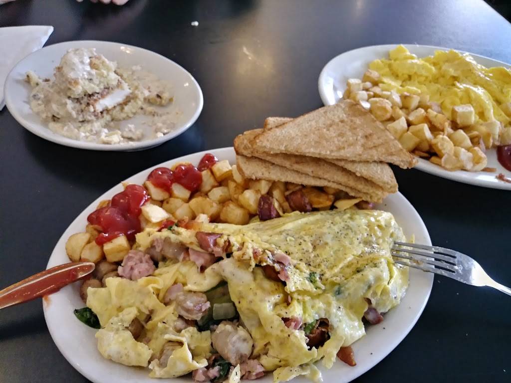 Bobolas Family Restaurant | restaurant | 1420 Lakeview Ave, Dracut, MA 01826, USA | 9789570065 OR +1 978-957-0065