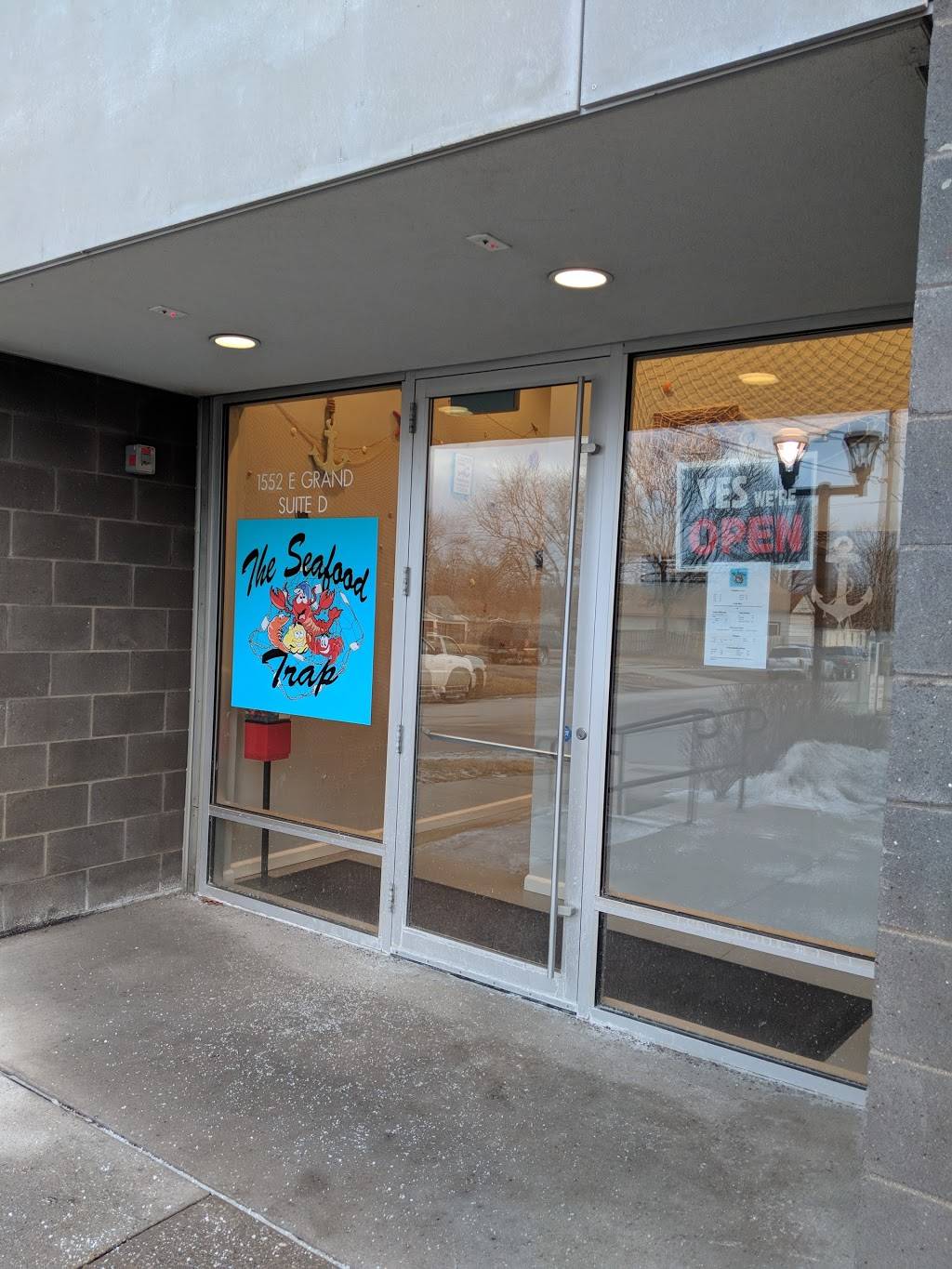 The Seafood Trap | restaurant | 1552 E Grand St, Des Moines, IA 50316, USA | 5152666244 OR +1 515-266-6244
