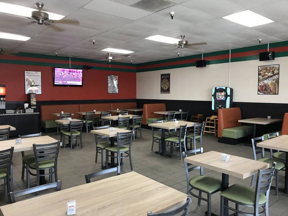 Chicagos Pizza With A Twist | restaurant | 1471 B St suite b, Livingston, CA 95334, USA | 2093982221 OR +1 209-398-2221