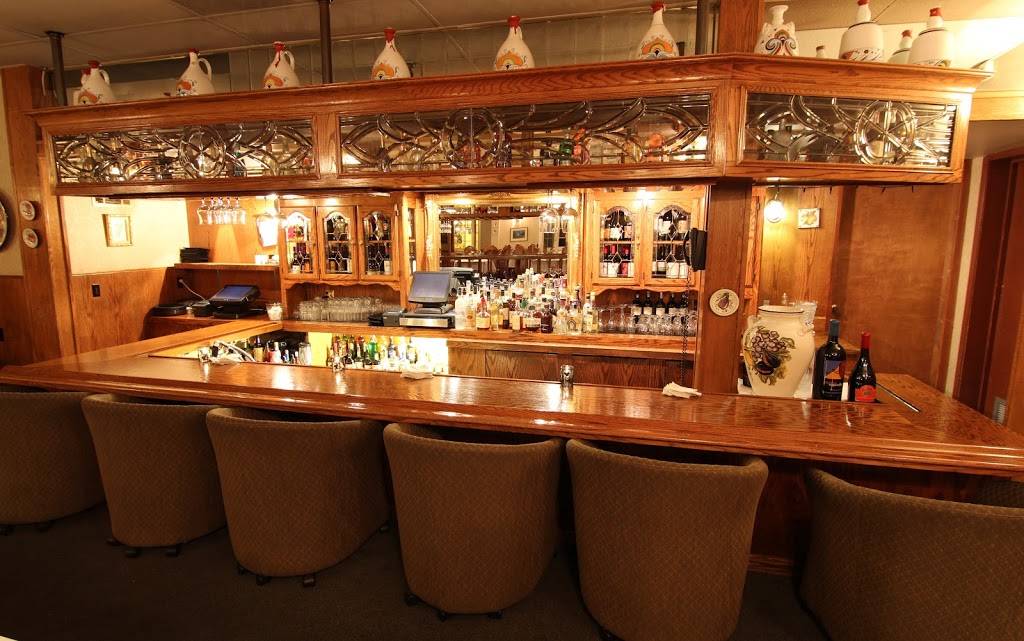 Il Pavone | restaurant | 2291 Olympic Blvd, Walnut Creek, CA 94595, USA | 9259399060 OR +1 925-939-9060