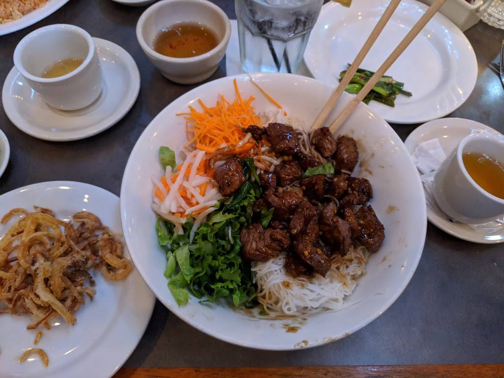 Vietopia | restaurant | 5176 Buffalo Speedway, Houston, TX 77005, USA | 7136647303 OR +1 713-664-7303