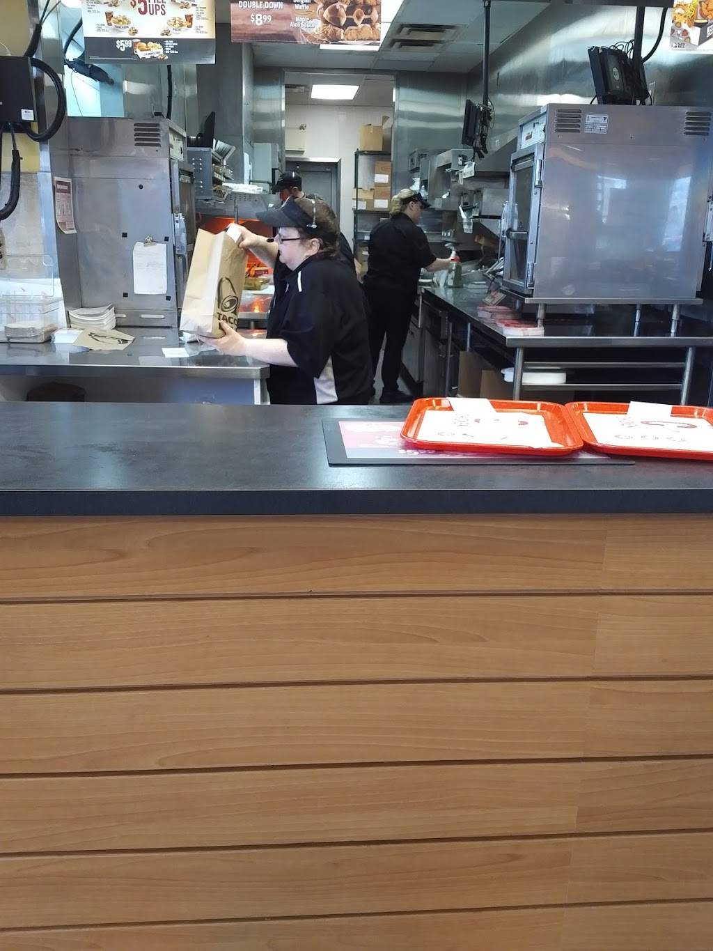 Taco Bell | meal takeaway | 166 Simcoe St, Tillsonburg, ON N2G 2J1, Canada | 5198428481 OR +1 519-842-8481