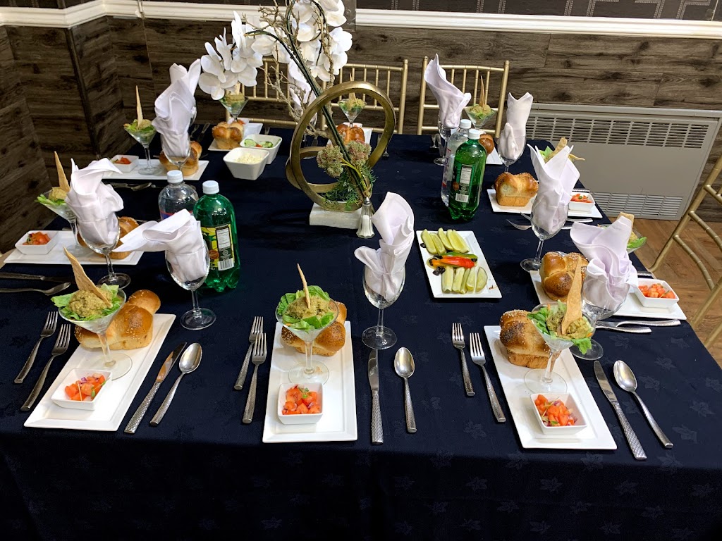 Bedford Paradise | restaurant | 620 Bedford Ave, Brooklyn, NY 11249, USA | 7182223391 OR +1 718-222-3391