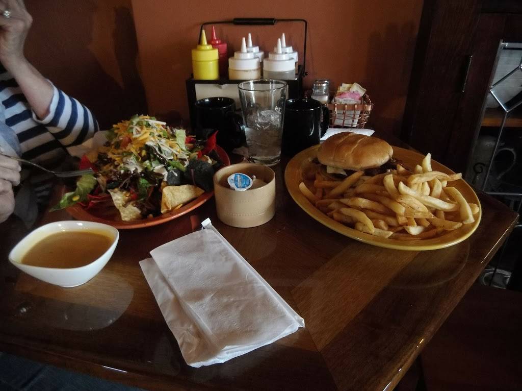 The Wooden Tie Cafe | restaurant | 206 IL-143, Pierron, IL 62273, USA | 6189731385 OR +1 618-973-1385