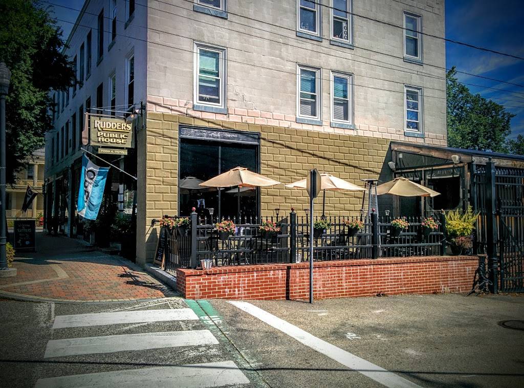 Rudders Public House | restaurant | 70 Wallingford Square, Kittery, ME 03904, USA | 2077032324 OR +1 207-703-2324
