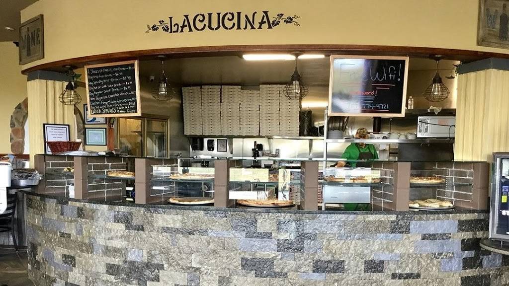 Bruno Pizzatown USA | restaurant | 118 Old York Rd, New Cumberland, PA 17070, USA | 7177744721 OR +1 717-774-4721