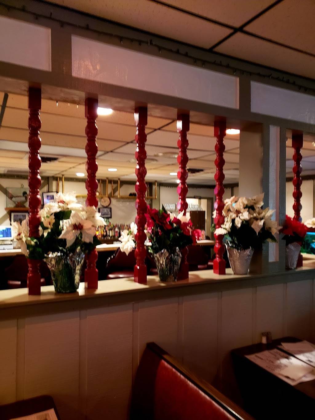 Clover Bar | restaurant | 601 S Beechtree St, Grand Haven, MI 49417, USA | 6168463580 OR +1 616-846-3580