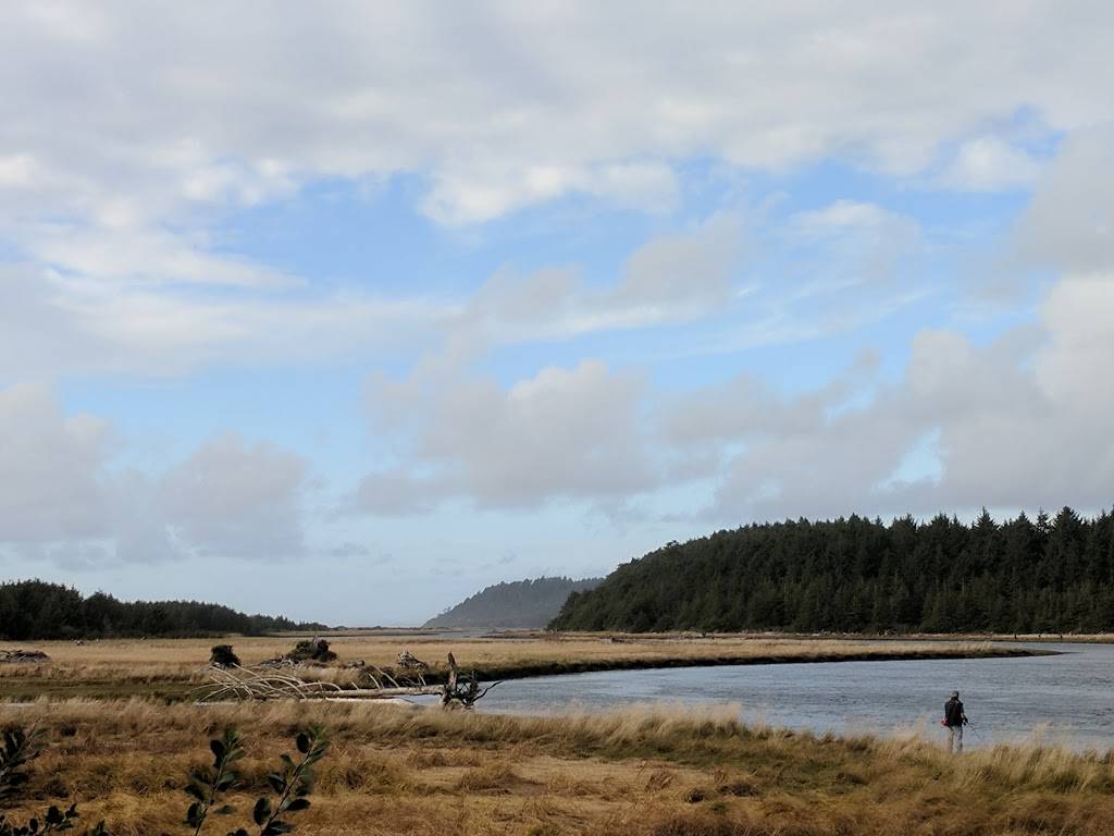 Green Lantern Pub | restaurant | 3119 WA-109, Copalis Beach, WA 98535, USA | 3602892297 OR +1 360-289-2297