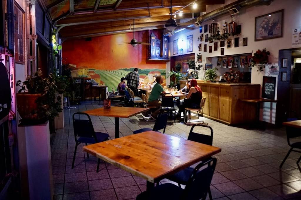 Carraros & Joes Place | restaurant | 108 Vassar Dr SE, Albuquerque, NM 87106, USA | 5052682300 OR +1 505-268-2300