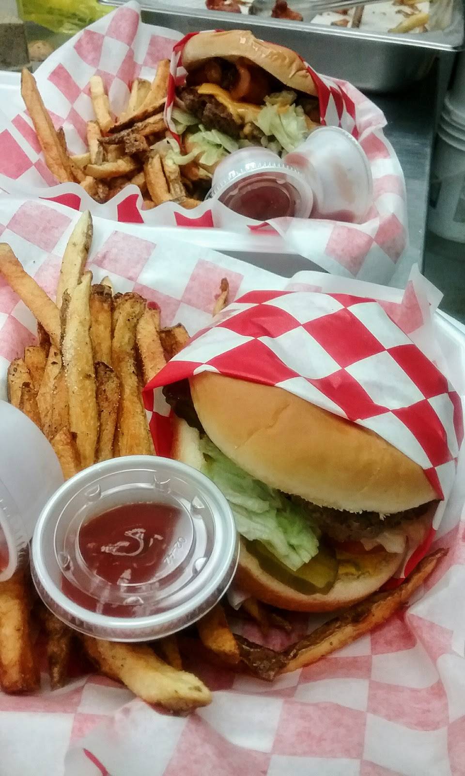 Tons Of Fun BBQ | restaurant | 337 S Dalton St, Bartlett, TX 76511, USA | 2542737037 OR +1 254-273-7037