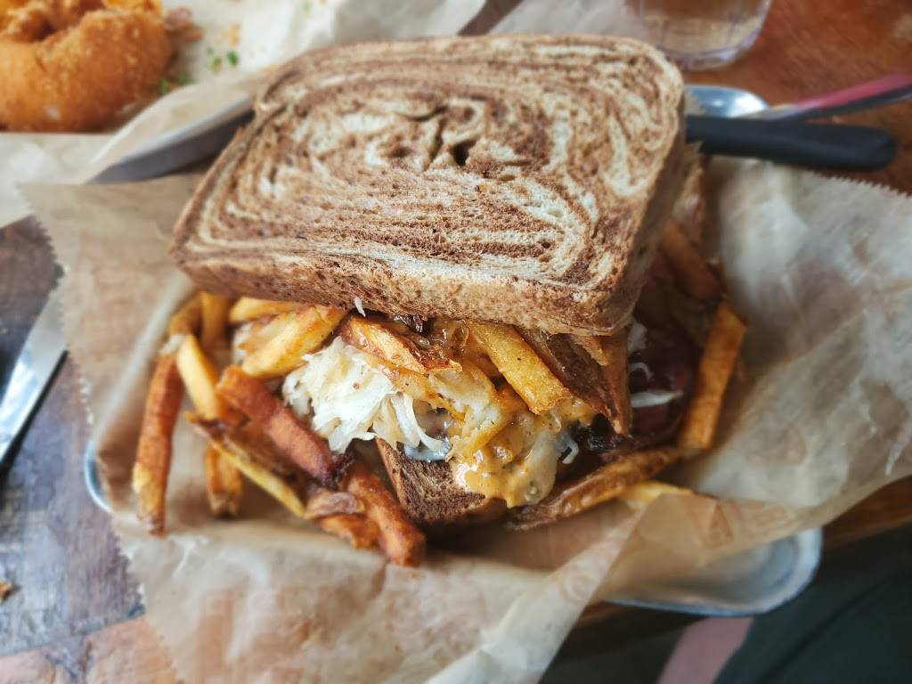 Primanti Bros. | restaurant | 5800 MillCreek Mall, Erie, PA 16565, USA | 8145285434 OR +1 814-528-5434