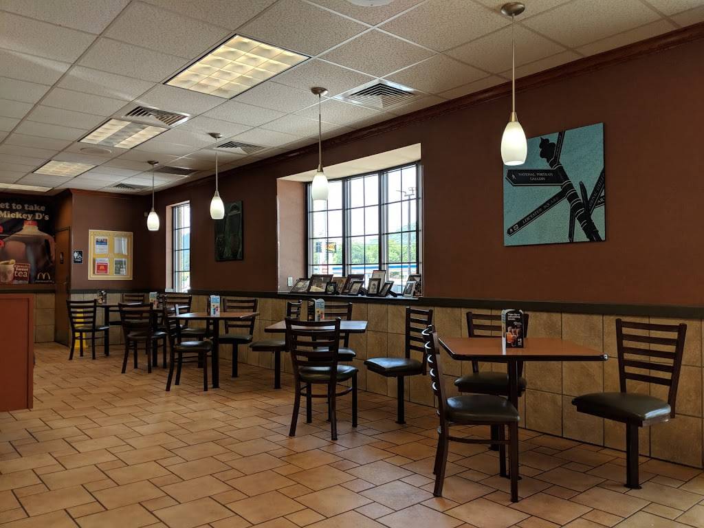 McDonalds | cafe | 624 N Main St, Rocky Top, TN 37769, USA | 8654269500 OR +1 865-426-9500
