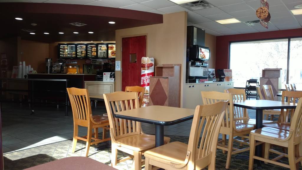 Arbys | restaurant | 6000 Northwest Hwy, Crystal Lake, IL 60014, USA | 8154552346 OR +1 815-455-2346