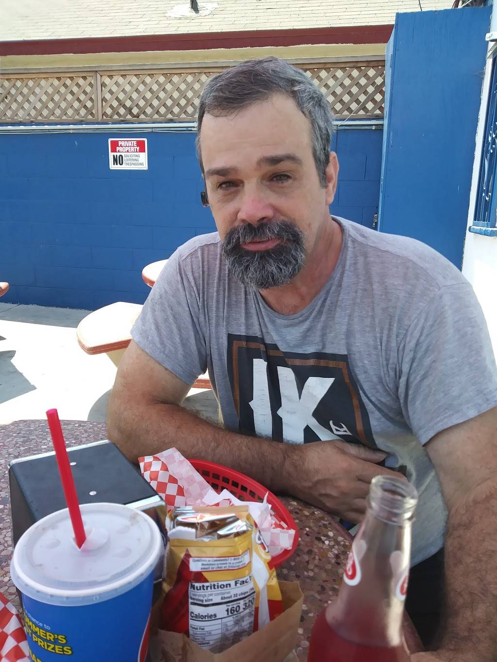 Arts Chili Dog Stand | restaurant | 1410 W Florence Ave, Los Angeles, CA 90047, USA | 3237501313 OR +1 323-750-1313