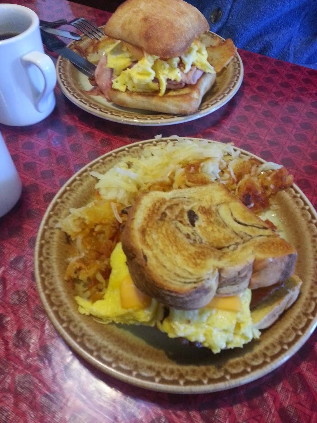 Bushs Restaurant | restaurant | 6513 Lakeshore Rd, Lexington, MI 48450, USA | 8103595801 OR +1 810-359-5801