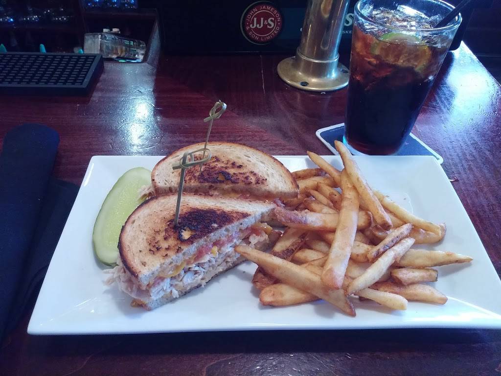 Finn McCools Irish Gastropub | restaurant | 102 E Main St, Newark, DE 19711, USA | 3023697330 OR +1 302-369-7330