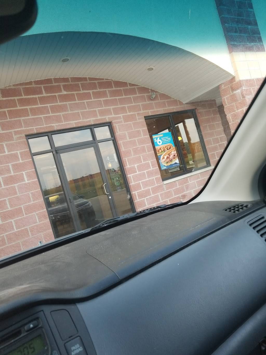 Subway | restaurant | 915 Veterans Ave, Vandalia, IL 62471, USA | 6182832226 OR +1 618-283-2226