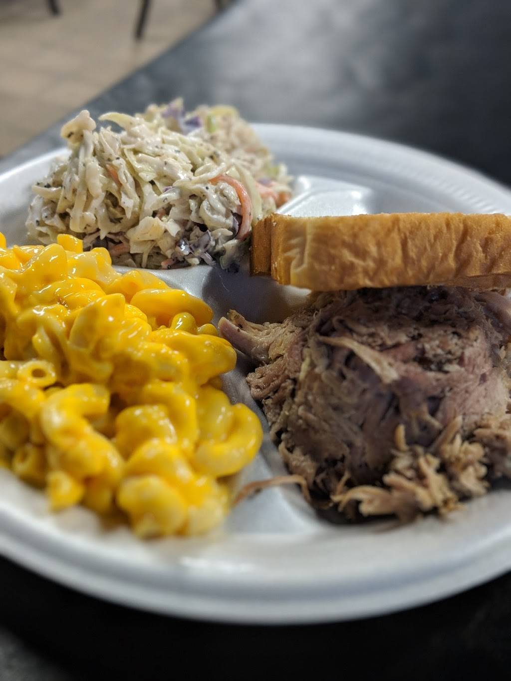 Southern Rock Bouncin BBQ | restaurant | 3779 S Grundy Quarles Hwy, Gainesboro, TN 38562, USA | 9318587675 OR +1 931-858-7675