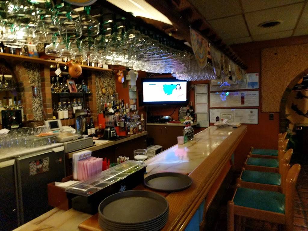 El Barrio Restaurant | restaurant | 1122 N Diamond Lake Rd, Mundelein, IL 60060, USA | 8475660475 OR +1 847-566-0475